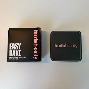 HUDA BEAUTY Easy Bake Blurring Loose Baking & Setting Powder - Pound Cake